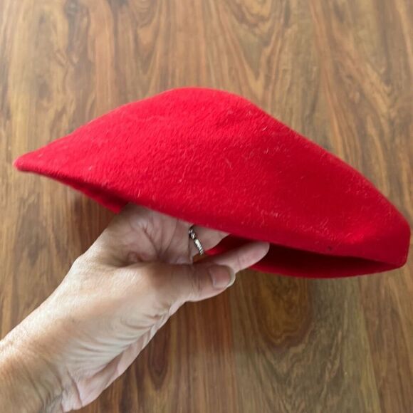 Doeskin red wool beret made is USA main image 4